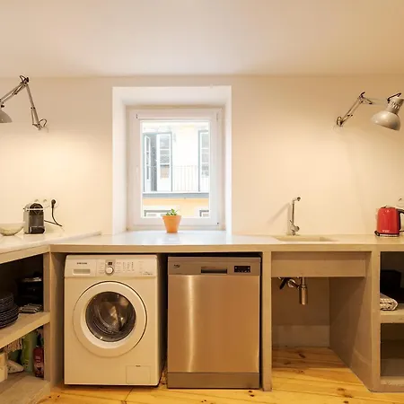 The Yellow House - Duplex With Local Charm